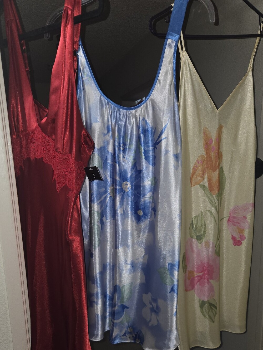 Jones New Valerie Stevens York Blue Floral Satin Slip with Blue Trim